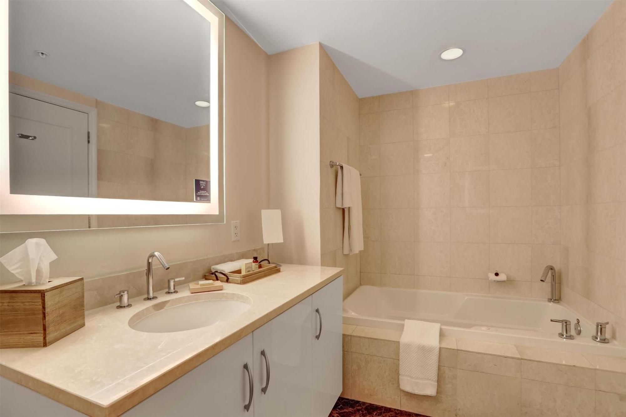 House Lauderdale, A Hilton Resort 4*