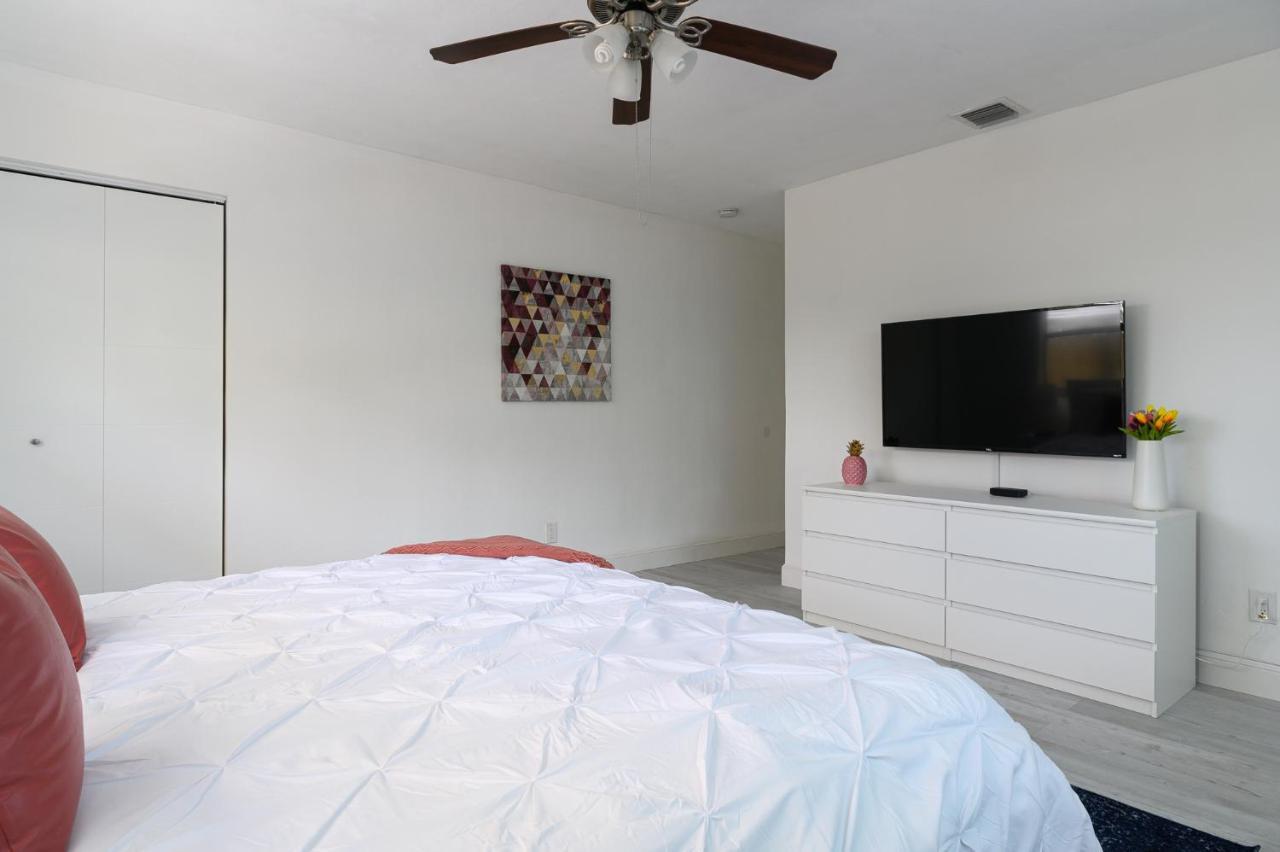 Villa Luxury Casa 4 Bedrooms With Pool & Game 15 Mins To Ocean Fort Lauderdale