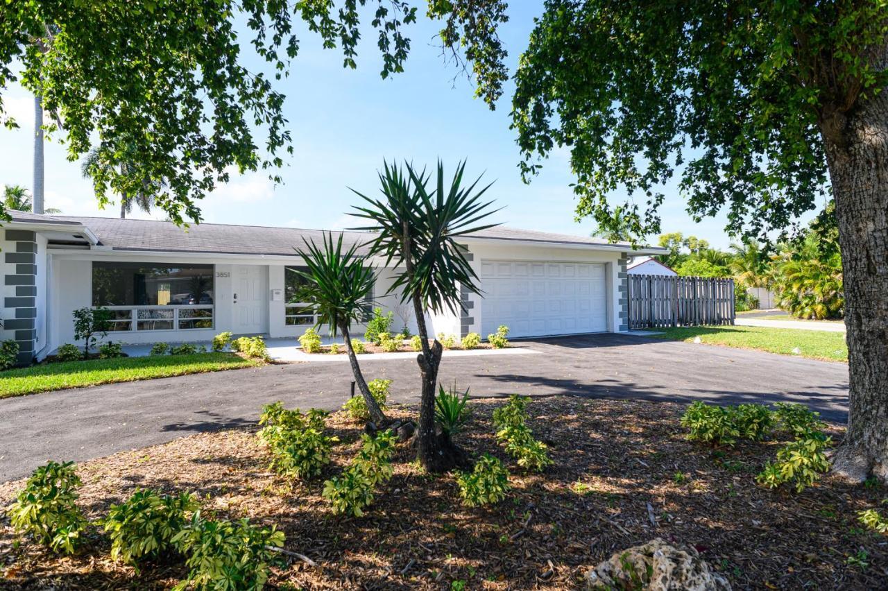 Luxury Casa 4 Bedrooms With Pool & Game 15 Mins To Ocean Villa